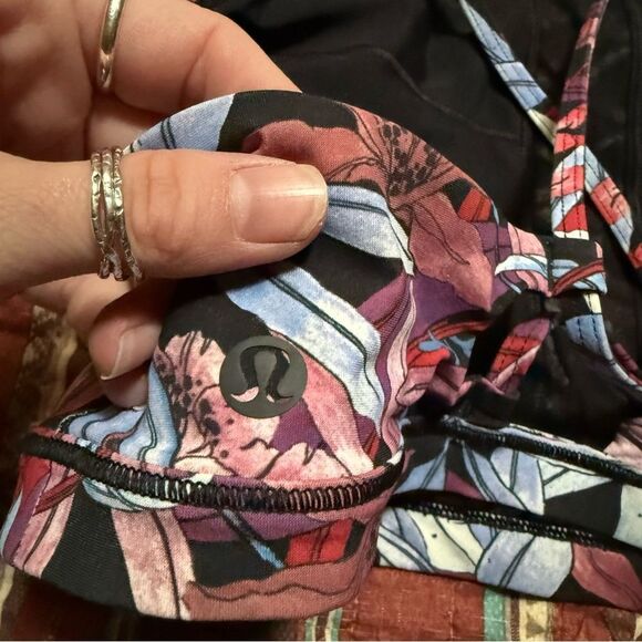 Lululemon Athletica Sports bra size 6 - Picture 2 of 5